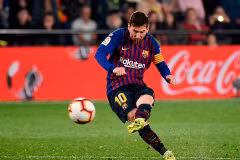 Barcelona thoát thua trước Villarreal sau 'cơn mưa bàn thắng' 