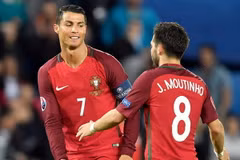 Ronaldo yêu cầu Moutinho sút luân lưu. (Nguồn: Getty Images)