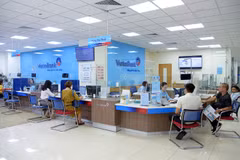 Giao dịch tại VietinBank. (Ảnh: Vietnam+)