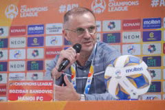 Huấn luyện viên Bandovic tiếc nuối khi Hà Nội FC không thể tận dụng những cơ hội trong hiệp một. (Ảnh: Việt Anh/Vietnam+)