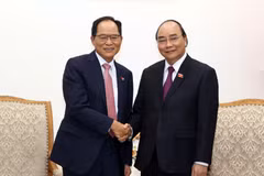Thủ tướng Nguyễn Xuân Phúc tiếp Đại sứ Hàn Quốc tại Việt Nam Park No Wan. (Ảnh: Thống Nhất/TTXVN)