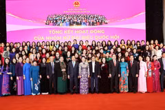 Chủ tịch Quốc hội Nguyễn Thị Kim Ngân, Thủ tướng Nguyễn Xuân Phúc với các đại biểu. (Ảnh: Trọng Đức/TTXVN)