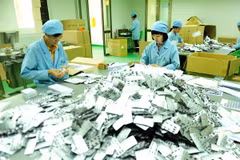Đóng gói thuốc thành phẩm tại Công ty dược phẩm Sao Kim. (Ảnh: Trọng Đạt/TTXVN)