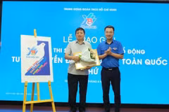 Trao giải thi sáng tác tranh cổ động, tuyên truyền đại hội Đoàn 