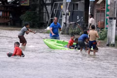 Ngập lụt sau mưa lớn tại Colombo (Sri Lanka). (Ảnh: THX/TTXVN)