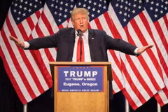 Ứng cử viên Donald Trump phát biểu trong chiến dịch vận động tranh cử ở Eugene, Oregon ngày 6/5. (Nguồn: AFP/TTXVN)