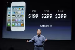 Phil Schiller, phó chủ tịch cấp cao của Apple thuyết trình về iPhone (Nguồn: Reuters)