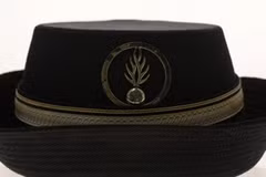 Chiếc mũ của sen đầm nữ (Nguồn: militaryheadgear.com)
