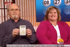 John và Lisa Robinson, cặp vợ chồng đã trúng giải độc đắc xổ số Powerball. (Nguồn: DM)
