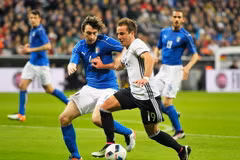 Italy và Đức sẽ đối đầu vào rạng sáng 3/7.