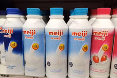 Nhật Bản thu hồi hơn 44.000 chai sữa Meiji vì có thuốc kháng sinh