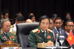 Đại tướng Phan Văn Giang, Ủy viên Bộ Chính trị, Phó Bí thư Quân ủy Trung ương, Bộ trưởng Bộ Quốc phòng, tham dự Hội nghị ADMM+. (Ảnh: Hữu Chiến/TTXVN)