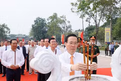 Chủ tịch nước Võ Văn Thưởng dâng hương tưởng niệm đồng chí Võ Văn Tần
