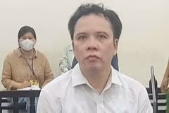 Bị cáo Nguyễn Sỹ Tá tại phiên tòa.
