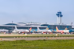 Máy bay của các hãng hàng không tại sân bay Tân Sơn Nhất. (Ảnh: CTV/Vietnam+)