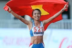 VĐV Phạm Thị Bình xuất sắc đoạt Huy chương Vàng nội dung Marathon nữ 42km. (Ảnh: Quang Nhựt/TTXVN) 