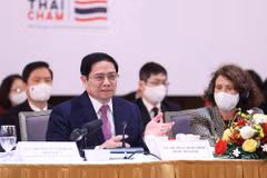 Thủ tướng Phạm Minh Chính phát biểu tại Phiên cấp cao Diễn đàn doanh nghiệp Việt Nam thường niên (VBF). (Ảnh: Dương Giang/TTXVN)