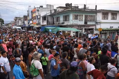 Người nhập cư Trung Mỹ muốn vào Mỹ bị mắc kẹt tại Matias Romero, bang Oaxaca, Mexico, ngày 3/4. (Nguồn: AFP/ TTXVN)
