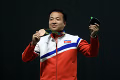 Vận động viên từng giành Huy chương Đồng bộ môn bắn súng Nam cự ly 50m ở Olympic 2016 Kim Song-guk. (Nguồn: zimbio.com)