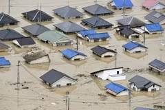 Mưa lớn gây ngập sâu ở thị trấn Kurashiki, tỉnh Okayama ngày 7/7. (Nguồn: Kyodo/ TTXVN)