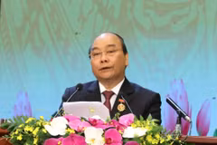 Thủ tướng Nguyễn Xuân phúc phát biểu khai mạc Đại hội Thi đua yêu nước toàn quốc lần thứ X. (Ảnh: Văn Điệp/TTXVN)