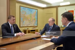 Tổng thống Nga Vladimir Putin giao nhiệm vụ cho ông Alexey Dyumin (trái). (Ảnh: Getty Images)