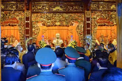 Lễ an vị Tượng thờ Đại tướng Võ Nguyên Giáp tại di tích Sở Chỉ huy Chiến dịch Điện Biên Phủ. (Ảnh: Xuân Tư/TTXVN)