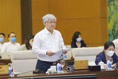 Chủ tịch Ủy ban Trung ương Mặt trận Tổ quốc Việt Nam Đỗ Văn Chiến trình bày báo cáo (tóm tắt). (Ảnh: Doãn Tấn/TTXVN)