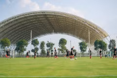 Các tuyển thủ U19 FK Sarajevo đã có buổi tập đầu tiên tại PVF. (Ảnh: CTV)