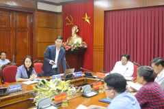 : Ông Lê Thành Vinh – Phó Chủ tịch Thường trực Tập đoàn FLC trình bày phương án kiến trúc dự án tại buổi làm việc.