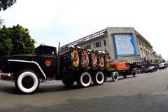 Hình ảnh linh xa nguyên Tổng Bí thư Đỗ Mười trên đường phố Hà Nội