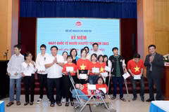 Chương trình míttinh với chủ đề “Kết nối yêu thương, lan tỏa hạnh phúc” cho nhóm yếu thế là người khuyết tật, do Bộ Kế hoạch và Đầu tư tổ chức ngày 28/11. (Ảnh: Vietnam+)