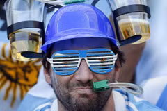World Cup 2014 - World Cup của bóng đá, bia và ẩu đả