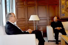 Bộ trưởng Văn hóa, Thể thao và Du lịch Hoàng Tuấn Anh làm việc với ông Francis Gurry, Tổng Giám đốc WIPO. (Ảnh: Tố Uyên/Vietnam+) 