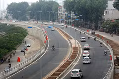 Một đoạn đường vành đai 2 đoạn Nhật Tân-Cầu Giấy. (Ảnh: Huy Hùng/TTXVN)