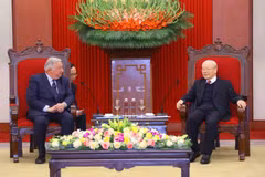 Tổng Bí thư Nguyễn Phú Trọng tiếp Chủ tịch Thượng viện Cộng hòa Pháp Gérard Larcher. (Ảnh: Văn Điệp/TTXVN)