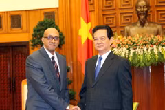 Thủ tướng tiếp Đại sứ Cuba Herminio Lopez Diaz