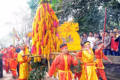 Nghi lễ rước hoa tre trong Lễ hội Gióng. (Ảnh: Quang Quyết/TTXVN)