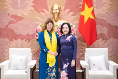 Phó Chủ tịch Quốc hội Nguyễn Thị Thanh tiếp bà Silvia Danailov, Trưởng Đại diện Quỹ Nhi đồng Liên hợp quốc (UNICEF) tại Việt Nam. (Nguồn: Quốc hội)
