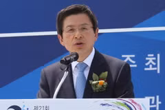 Thủ tướng Hàn Quốc Hwang Kyo-ahn phát biểu trong một sự kiện ở Suncheon ngày 31/5. (Nguồn: Yonhap/TTXVN)