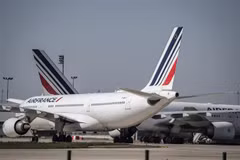 Máy bay của hãng hàng không Air France tại sân bay Orly, phía Nam thủ đô Paris, Pháp. (Ảnh: THX/TTXVN)