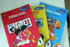 Bộ sách "Tiếng Hoa dành cho thiếu nhi" (Nguồn: Báo Thanh Niên)