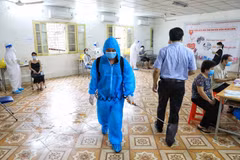 Hà Nội rà soát, xét nghiệm COVID-19 tất cả người trở về từ Đà Nẵng. (Ảnh: Thành Đạt/TTXVN)