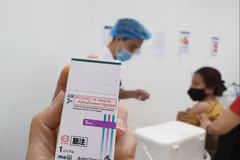 Vaccine Astrazeneca phòng COVID-19 Nhật Bản viện trợ cho Việt Nam. (Ảnh: Thùy Giang/Vietnam+)