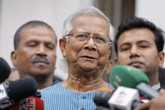 Ông Muhammad Yunus phát biểu với báo giới tại Dhaka (Bangladesh) ngày 3/3/2024. (Ảnh: AP/TTXVN)