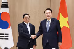 Thủ tướng Phạm Minh Chính hội kiến Tổng thống Hàn Quốc Yoon Suk Yeol tại Thủ đô Seoul, chiều 2/7/2024. (Ảnh: Dương Giang/TTXVN)