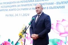 Tổng thống Bulgaria Rumen Radev phát biểu tại buổi gặp mặt. (Ảnh: Phạm Kiên/TTXVN)