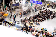 Người biểu tình tập trung tại sân bay quốc tế Hong Kong, Trung Quốc, ngày 11/8/2019. (Ảnh: AFP/ TTXVN)