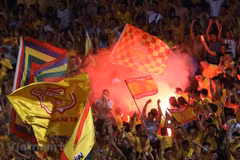 Sự cố pháo sáng ở trận Hà Nội FC thắng Nam Định 6-1. (Ảnh: Vietnam+)
