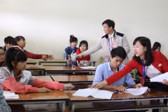 Buổi thi lại môn Toán sáng 4/7 được Hội đồng thi trường Đại học Đà Lạt tổ chức theo đúng quy chế. (Ảnh: Nguyễn Dũng/TTXVN)